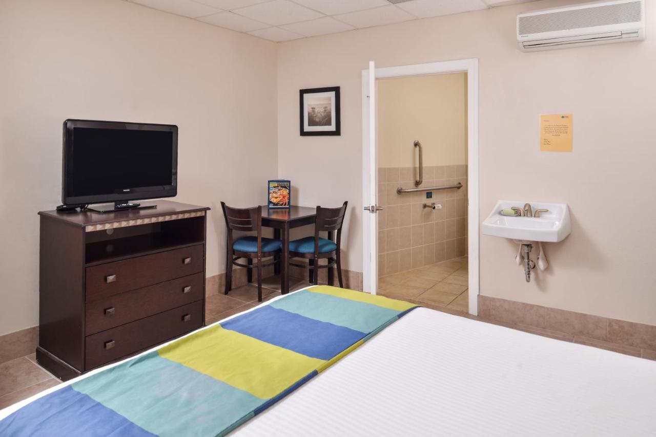 19 Atlantic Hotel Вирджиния Бийч Екстериор снимка