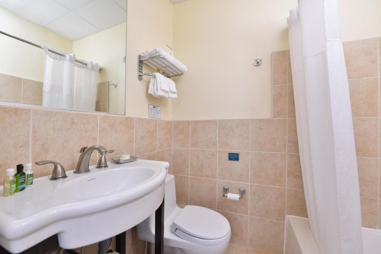 19 Atlantic Hotel Вирджиния Бийч Екстериор снимка